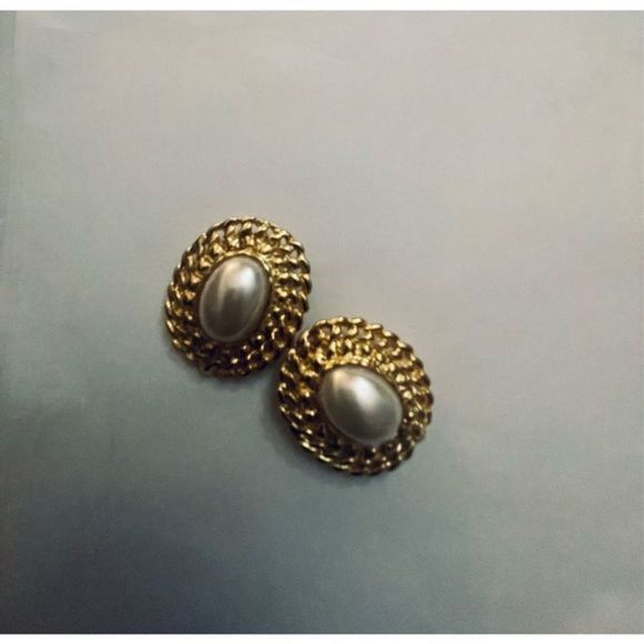 White and gold EARRINGS - Picture 3 of 5